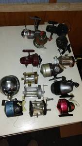 lot 636 image: Collection of 14 Vintage Fishing Reels and Accessories