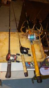 lot 684 image: Collection of 3 fishing rods paired with reels, Millennia, Daiwa, Garcia