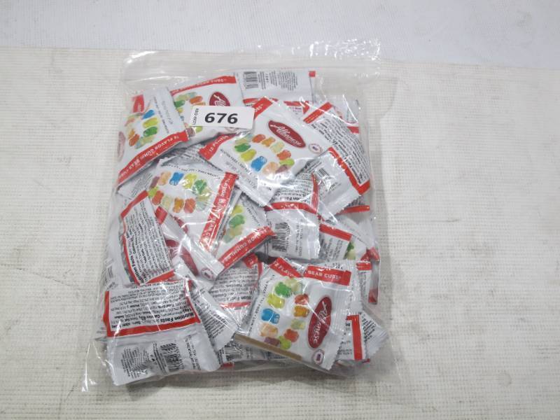 lot 307 image: 50 Pack of Fun Size (.5 oz) Albanese Mini Gummy Bears - 12 Flavors