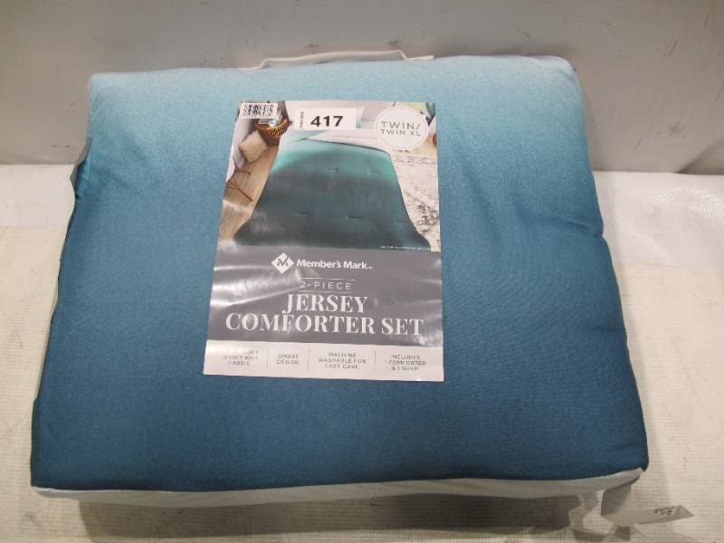 lot 417 image: NEW Members Mark TwinTwin XL 2-Pc. Teal Ombre Jersey Comforter Set