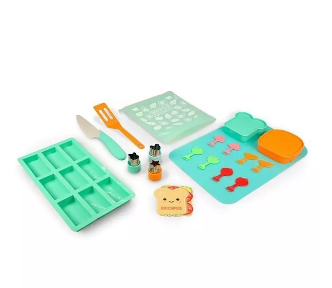 lot 439 image: NEW Snack Attack Kids Food Prep Set - Foodie Friends