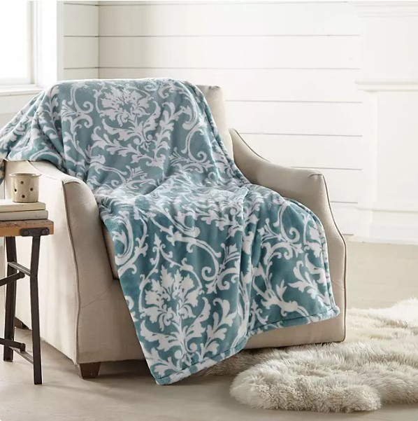 lot 241 image: NEW Members Mark Lounge Throw, 60 x 70 - Adelina Teal