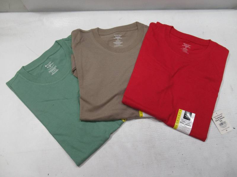lot 373 image: NEW 3 Pack of Members Mark Mens Essential Crewneck Short Sleeve T-Shirts (RedGreenBrown) - Medium