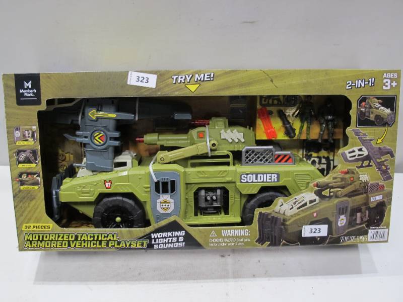 lot 139 image: Members Mark Motorized Tactical Armored Soldier Force Vehicle Playset