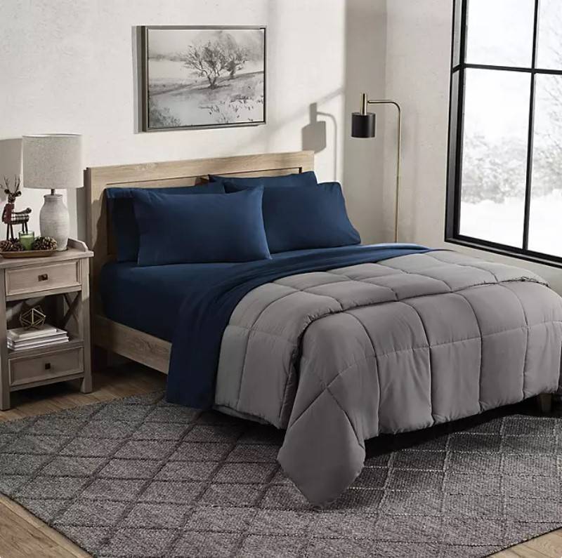 lot 262 image: NEW Members Mark Flannel King Size Sheet Set - Navy