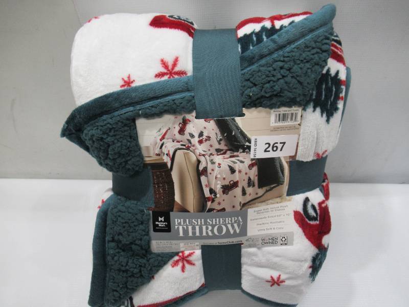 lot 267 image: NEW Members Mark Holiday Plush Throw, 60 x 70 - Holiday Trucks and Trees