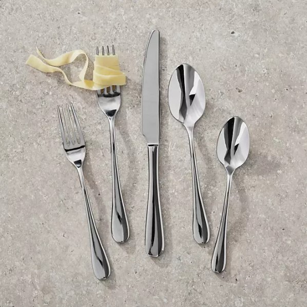 lot 284 image: NEW  Members Mark Premium 1810 Stainless Steel Mirror Finish 20-Piece Flatware Set