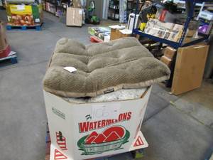 lot 106 image: Pallet of Store Overstock and Ecommerce Product and Returns - Pet Beds