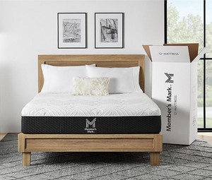 lot 92 image: Members Mark Hotel Premier Memory Foam Mattress - Twin Size, Medium Firm