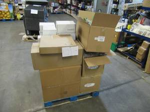 lot 121 image: Pallet of Unprocessed Everyday Vickerman Products