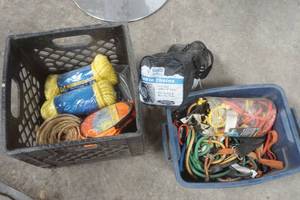 lot 20 image: straps, cables, tire cables