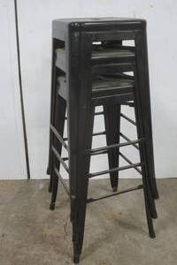 lot 22 image: stackable stools