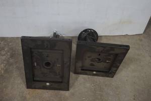 lot 25 image: iPad mounts