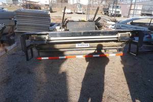 lot 39 image: hydraulic truck end gate