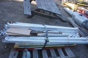 lot 40 image: work lift table