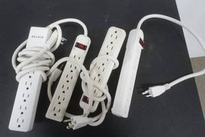 lot 116 image: power strip lot. NEW or LIKE NEW