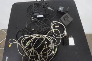 lot 124 image: lot of various cords and adapters