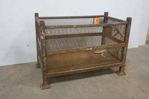 lot 146 image: metal crate 19x35x24