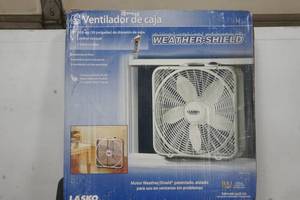 lot 150 image: Lasko 16 oscillating stand fan