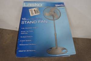 lot 151 image: Lasko 16 oscillating stand fan