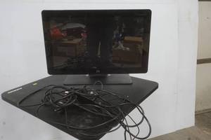 lot 85 image: Elo computer monitor E497002 22 - appears to be touchscreen