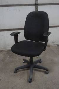 lot 178 image: Nice adjustable office chair