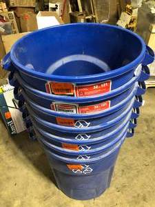 Lot of Rubbermaid Roughneck 32 Gal. Vented Outdoor Recycling Bin  Customer Returns See Pictures