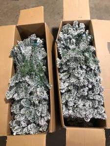 Lot of Best Choice Products 7.5 ft. Pre-Lit Incandescent Flocked Artificial Christmas Tree with 550 Warm White Lights  Missing Base  Customer Returns See Pictures