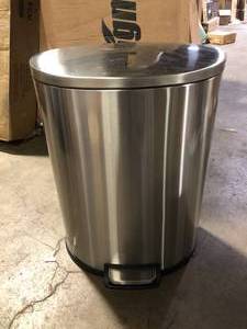 StyleWell SW 13 gal. Stainless Steel Step-On Trash Can D-Shaped   Customer Returns See Pictures