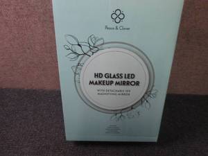 lot 41 image: Peace & Clover HD Glass LED Makeup ...