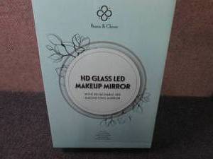 lot 42 image: Peace & Clover HD Glass LED Makeup ...