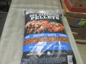 lot 89 image: 40 lb Bag of Kirkland BBQ Hardwood ...