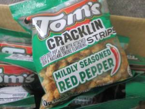 lot 126 image: 31 ct 3 oz Toms Cracklin Strips Mi...