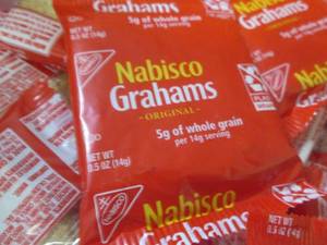 lot 147 image: 200 pks Nabisco Graham Crackers...
