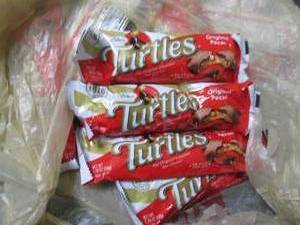 lot 179 image: 12- 1.76 oz Turtles Candy Bars...