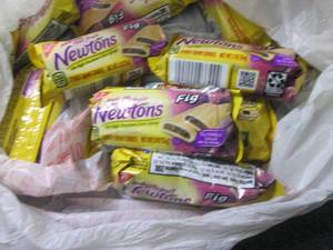 lot 191 image: 12- 2.0 oz Fig Newtons...