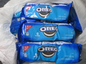 lot 194 image: 12- 2.4 oz Oreos...