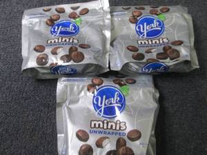 lot 205 image: 3- 7.6 oz York Minis...