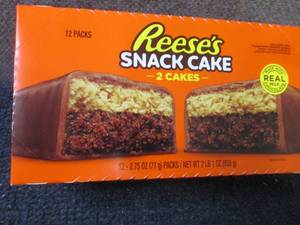 lot 231 image: 12- 2.75 oz Reeses Snack Cakes...