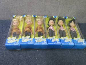 lot 237 image: 6 Sassy Fashion Dolls...