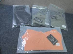 lot 348 image: 4 Medium Gym Wolf Sports Bras...