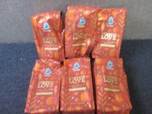 lot 389 image: 6- 11 oz Carribou Coffee Pumpkin Lo...