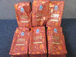 lot 390 image: 6- 11 oz Carribou Coffee Pumpkin Lo...