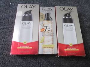 lot 394 image: 2- Olay Regenerist, 1 Tone Correcti...