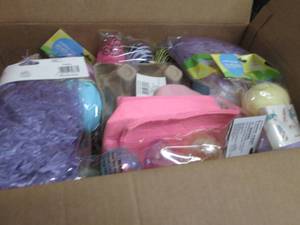 lot 409 image: Box of Easter Items...