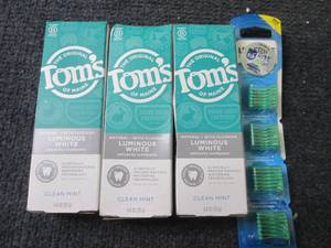 lot 417 image: 3- 4 oz Toms LuminousToothpaste, F...