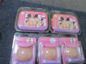 lot 420 image: 2 Supportables Cleavage Gal, 3 Sili...