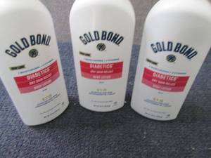 lot 425 image: 3- 18 oz Gold Bond Diabetics Body L...