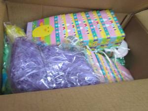 lot 432 image: Box of Easter Items...