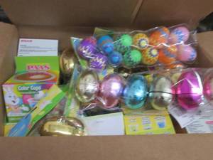 lot 433 image: Box of Easter Items...